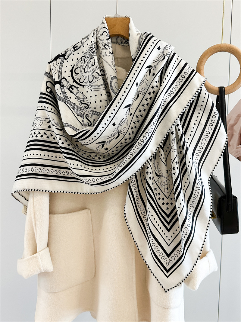 وشاح من مزيج الحرير والصوف 135 - مراجعة Winter Clothing Hong Kong وسعره