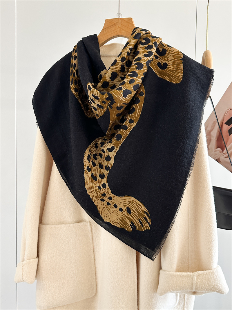 وشاح كشمير فاخر بتصميم أنيق مز - مراجعة Winter Clothing Hong Kong وسعره
